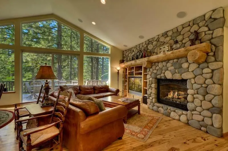 Semesterbostad Mv16: Bear Lair Estate With Hot Tub Pn1133 Villa South Lake Tahoe USA